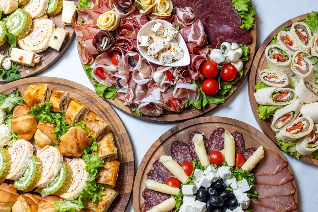 Ketering plate za proslavu