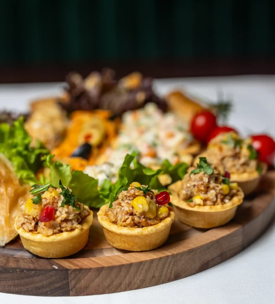 Ketering plata sa zalogajima